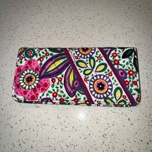 Vera Bradley Mod Flowers Quilted Accordion Wallet 9x4 NWOT